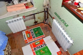 монтаж отопления угловой комнаты.jpg